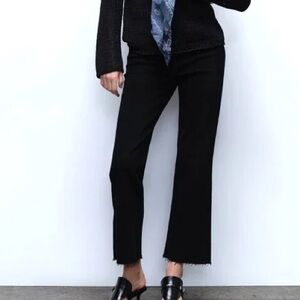 Zara Women 6 Black Denim Casual Grunge Raw Hem High-Rise Cropped Flare Jeans NWT
